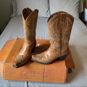 Ariat light leather, teal stitching cowboy boots
